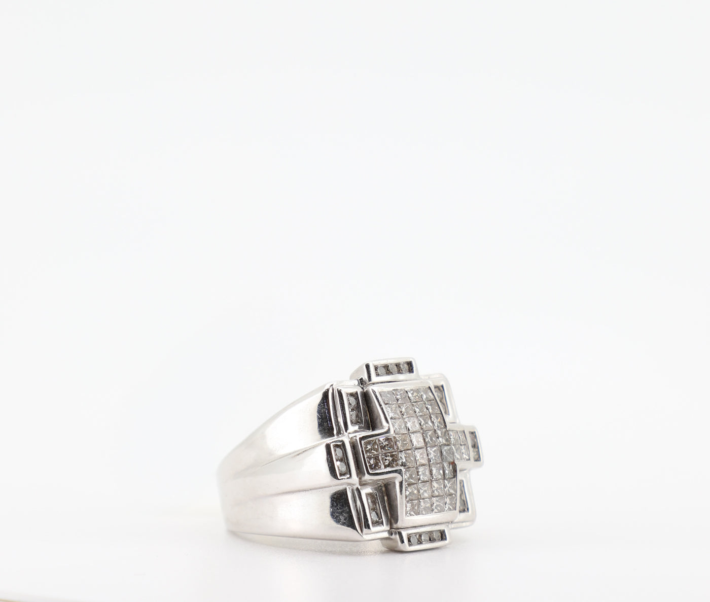 14K White Gold 2 Carat Princess & Round Cut Diamond Ring